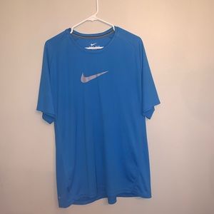 Men’s Nike shirt